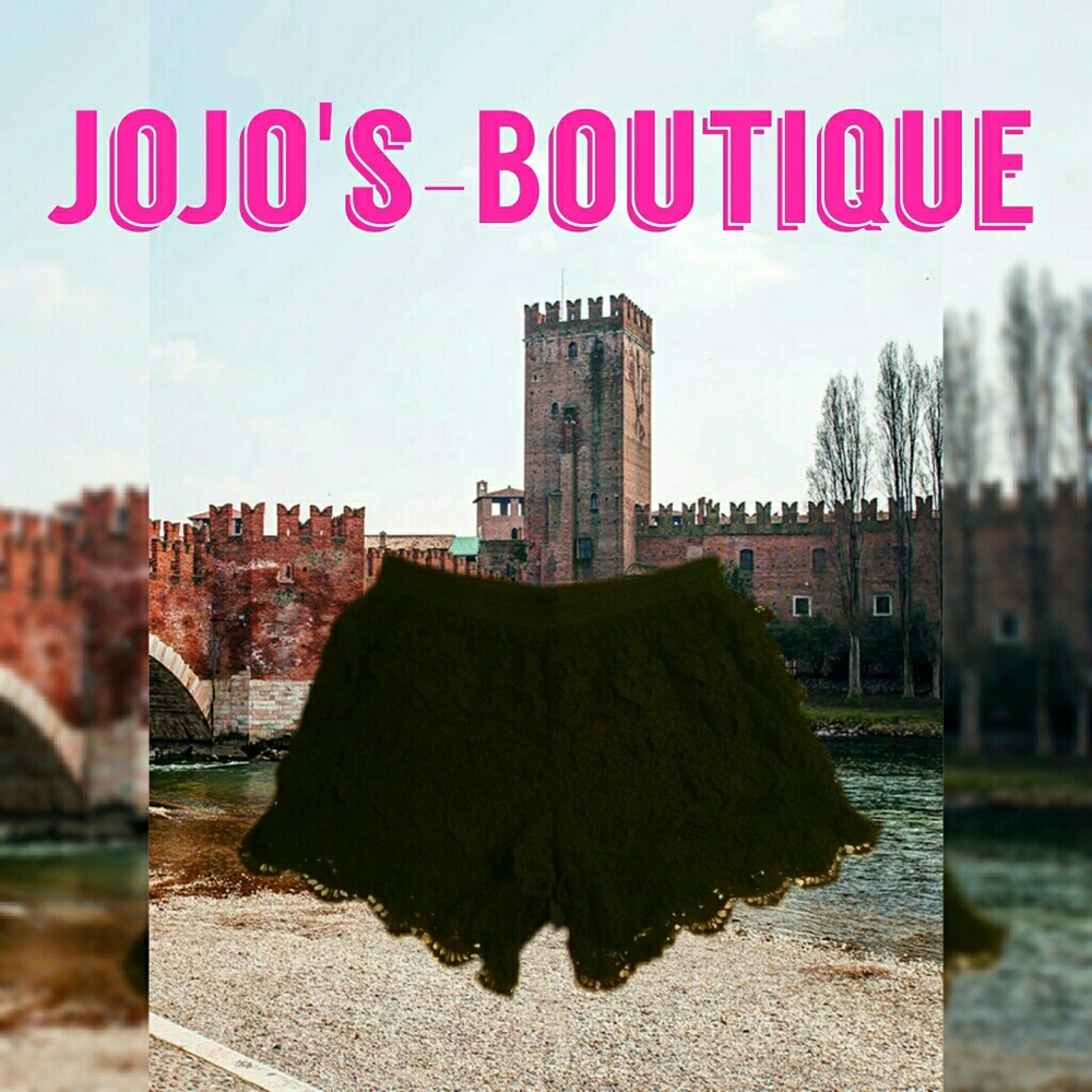 Gorgeous ruffled lace shorts